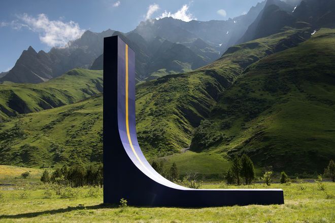 Скульптуры и природа: в Альпах появился новый туристический маршрут