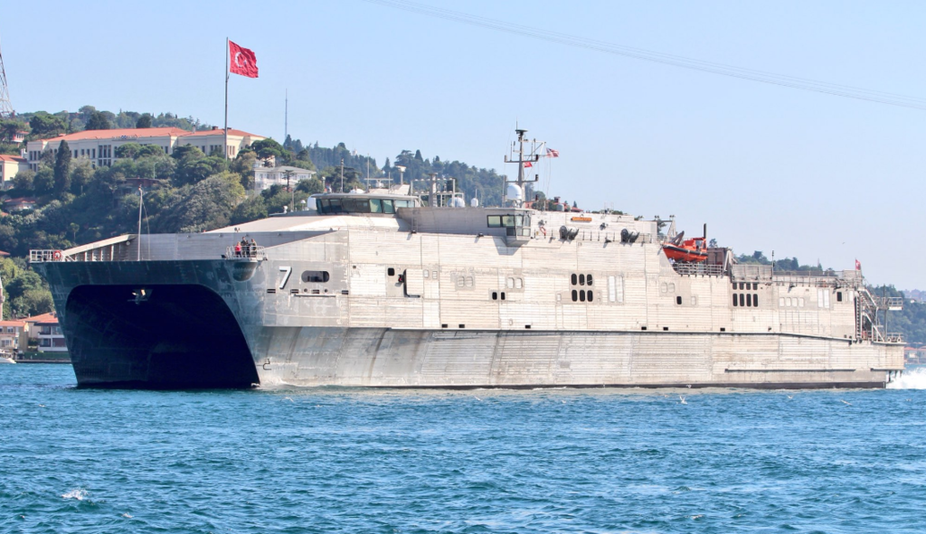 Десантний корабель США увійшов у Чорне море: названо причину