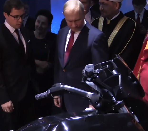 Для Путіна роблять новий мотоцикл: як він виглядає