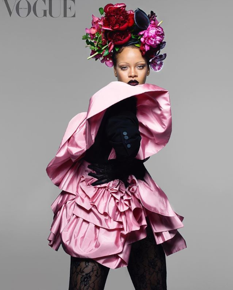 Первая в истории: Рианна снялась в потрясающей фотосессии для Vogue