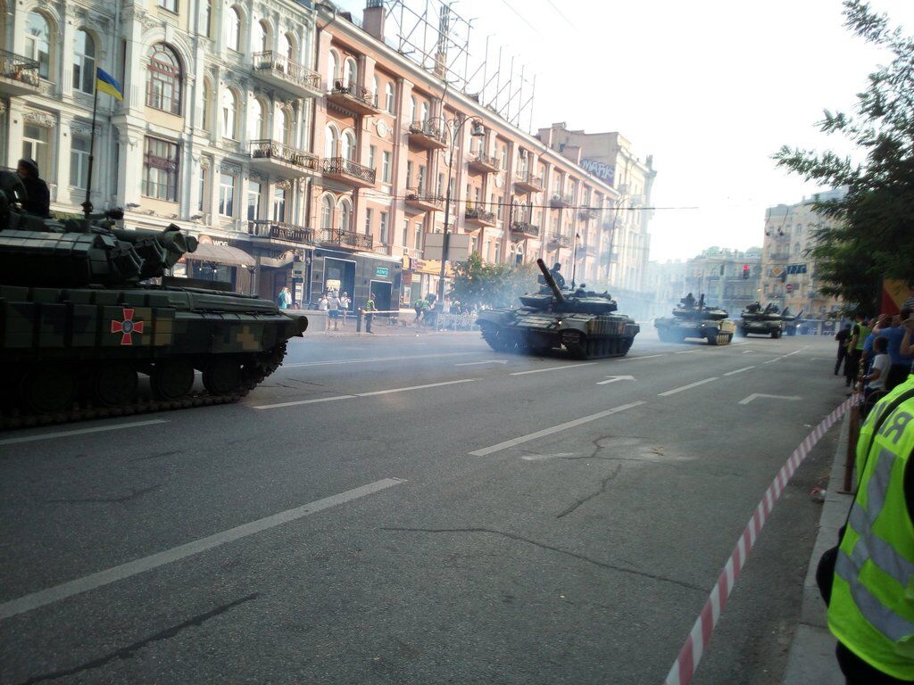 Дістане за 70 км: в Україні показали головний танк ЗСУ