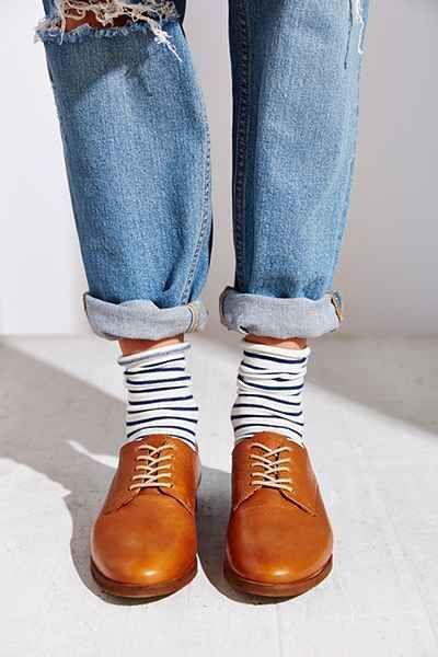 Яскраві, з принтом, з люрексом і волохаті: як модно носити шкарпетки кожного дня