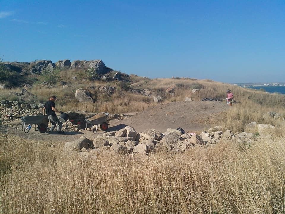 Россияне высадили в Крыму археологический десант