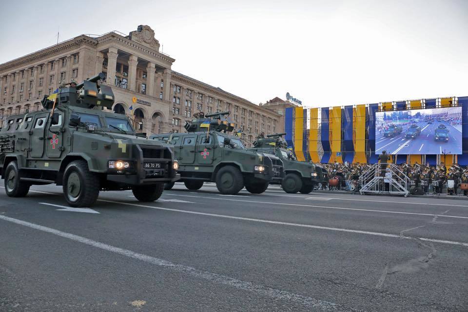 "Честь стояти в одній шерензі": Порошенко зробив заяву на репетиції параду в Києві