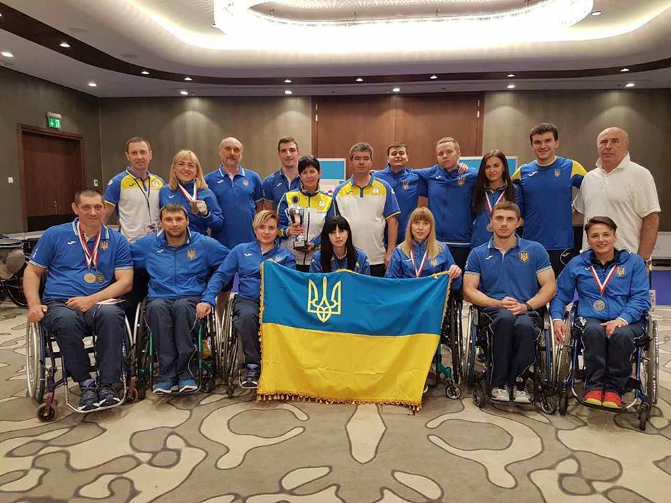 Заживо похоронить? В Харькове соседи устроили войну с паралимпийской медалисткой из-за пандуса