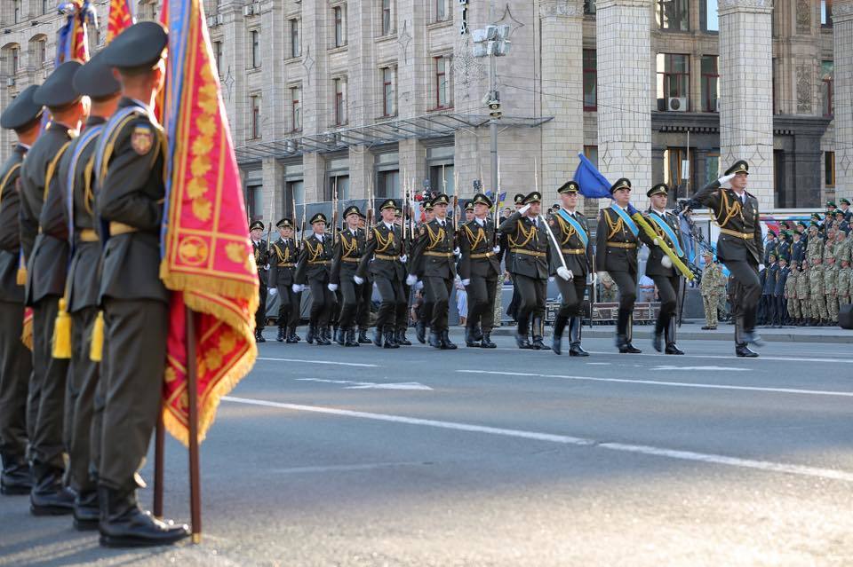 "Честь стояти в одній шерензі": Порошенко зробив заяву на репетиції параду в Києві