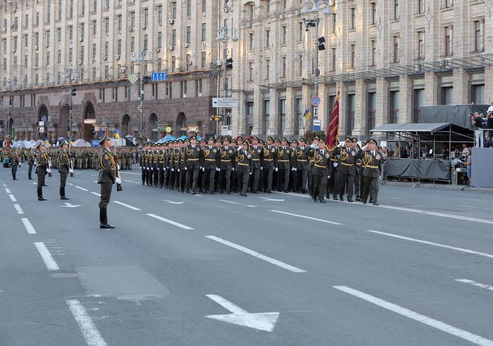 "Честь стояти в одній шерензі": Порошенко зробив заяву на репетиції параду в Києві
