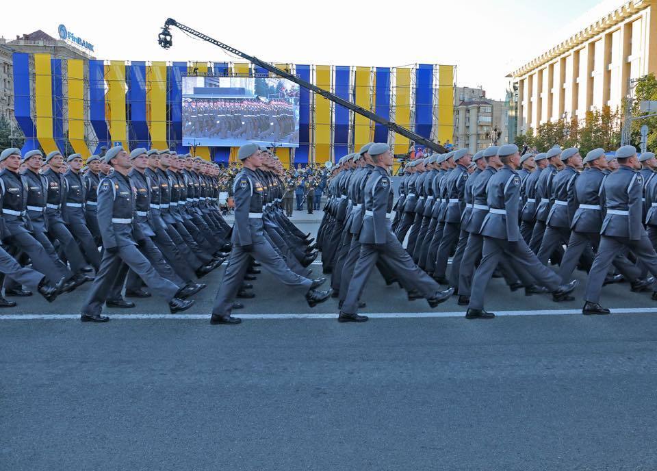 "Честь стояти в одній шерензі": Порошенко зробив заяву на репетиції параду в Києві