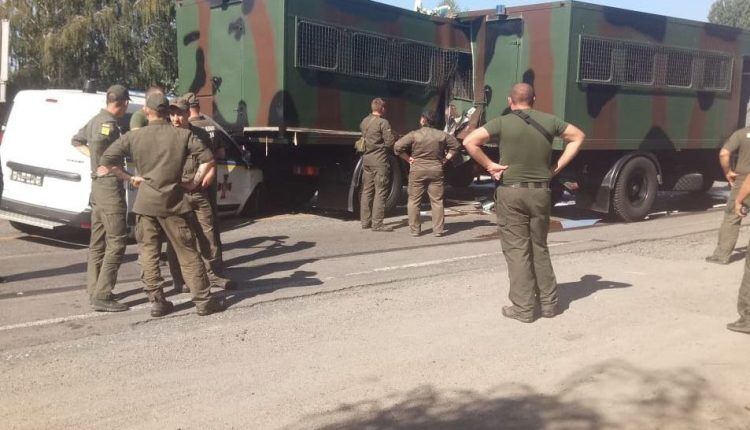 Под Киевом одесские Нацгвардейцы попали в масштабное ДТП: появились первые фото