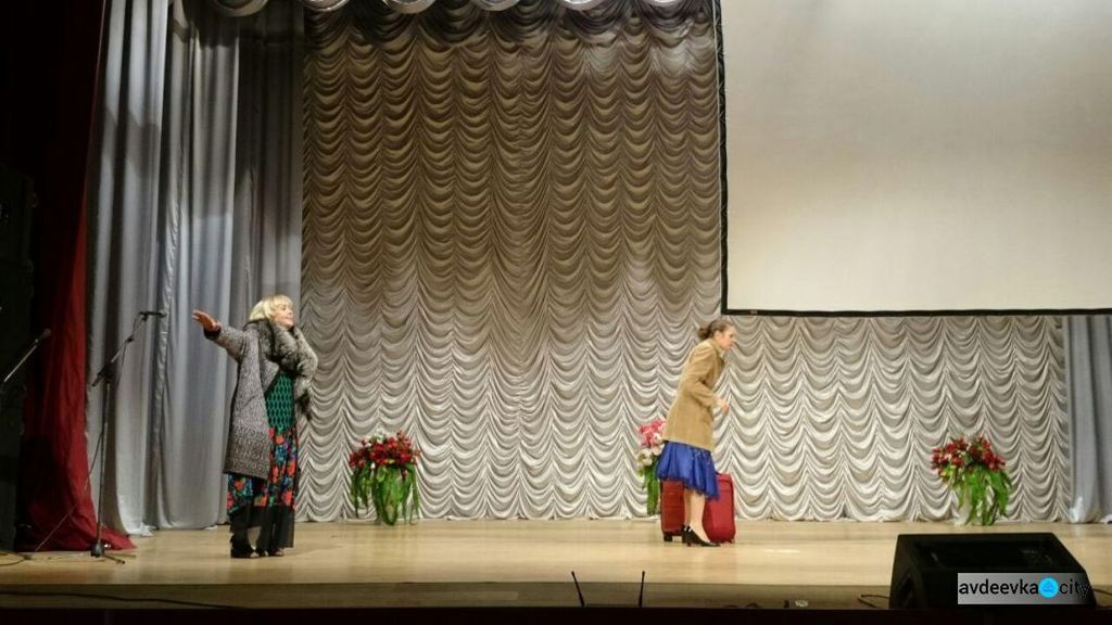 "Це відкрита рана": легендарна Роговцева виступила на Донбасі з потужною промовою