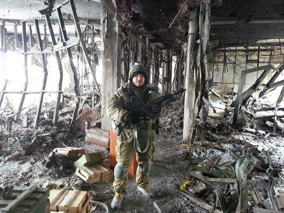 "Киборг" Олег Гервас в донецком аэропорту. Бойцы 90-го батальона были последними защитниками ДАП.