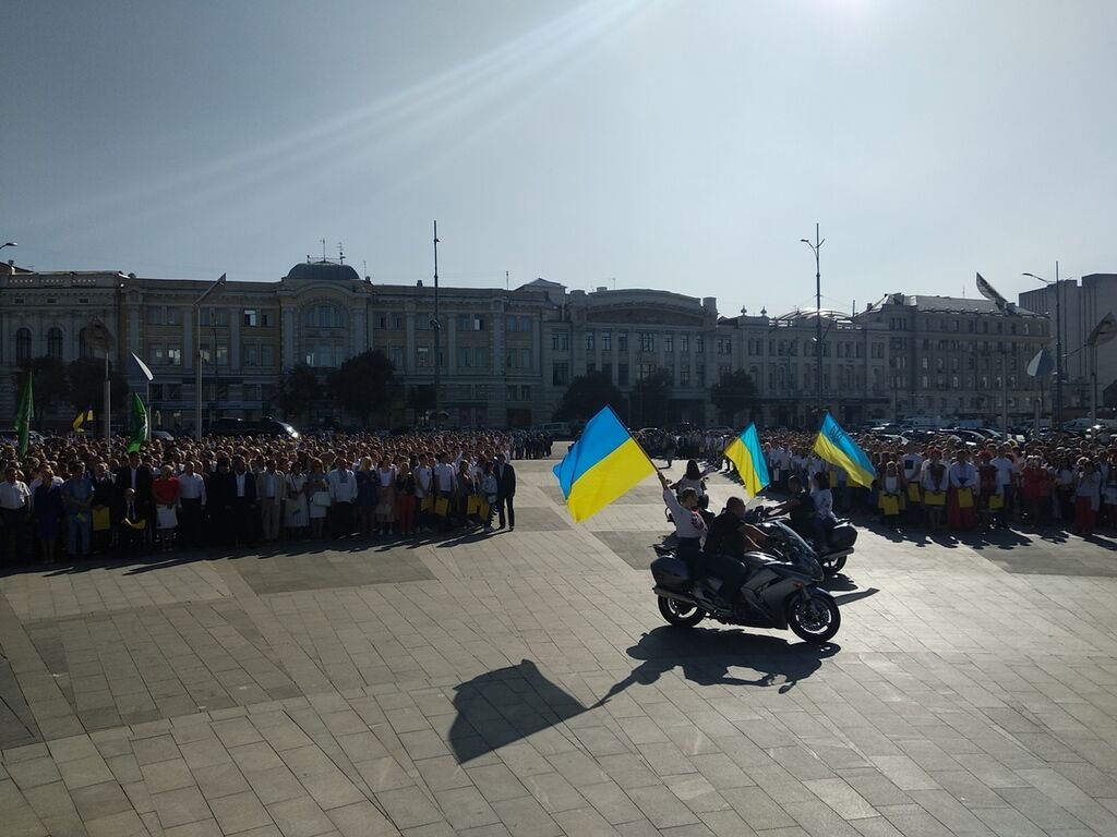 У Харкові влаштували яскраве шоу до Дня міста: як це було