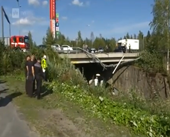 В Финляндии разбился автобус с туристами: 4 погибших, 20 раненых