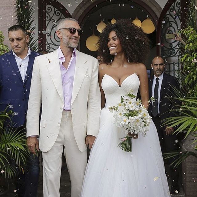 Актер Венсан Кассель женился на модели, младше на 30 лет: яркие фото со свадьбы