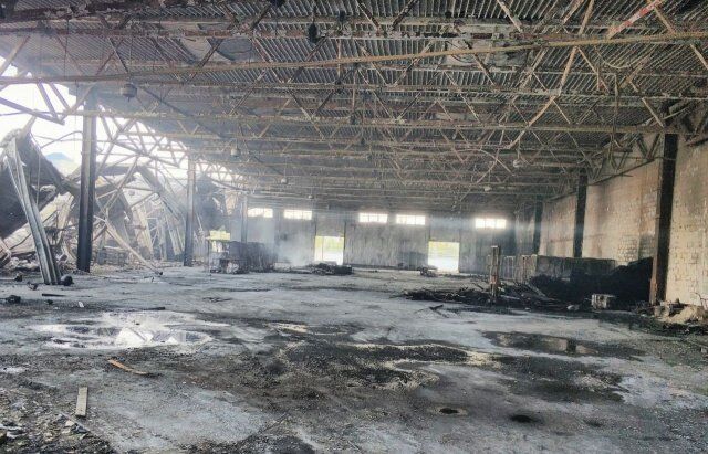 "Вибухи по всьому місту": на Закарпатті згоріли склади "Нової пошти"