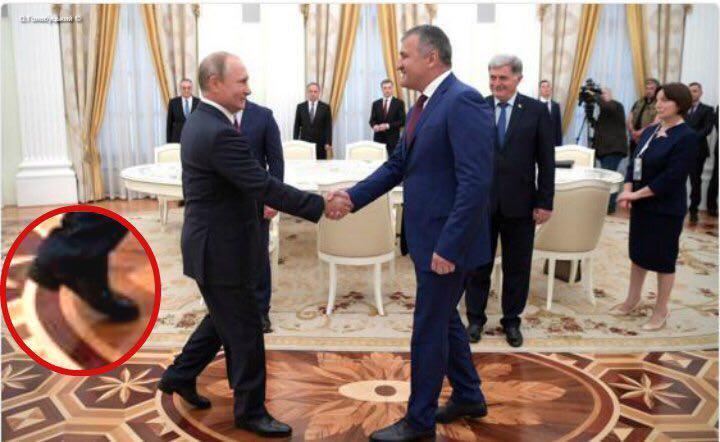"Занадто довгі штани": низький Путін знову "засвітився" на підборах
