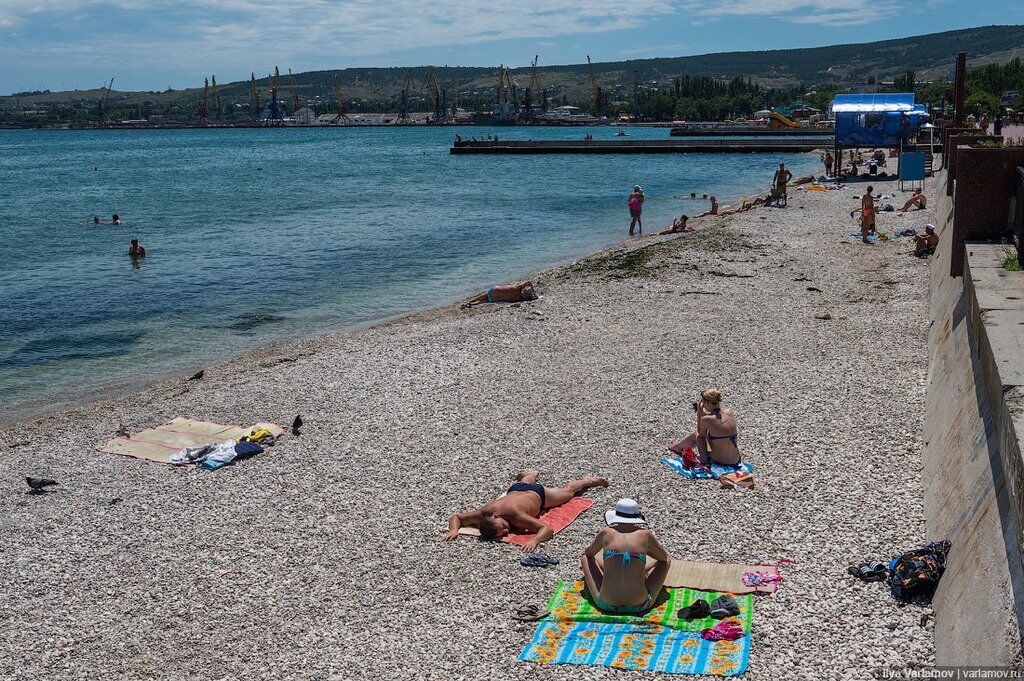 А туристы где? РосСМИ уличили во вранье про отдых в Крыму