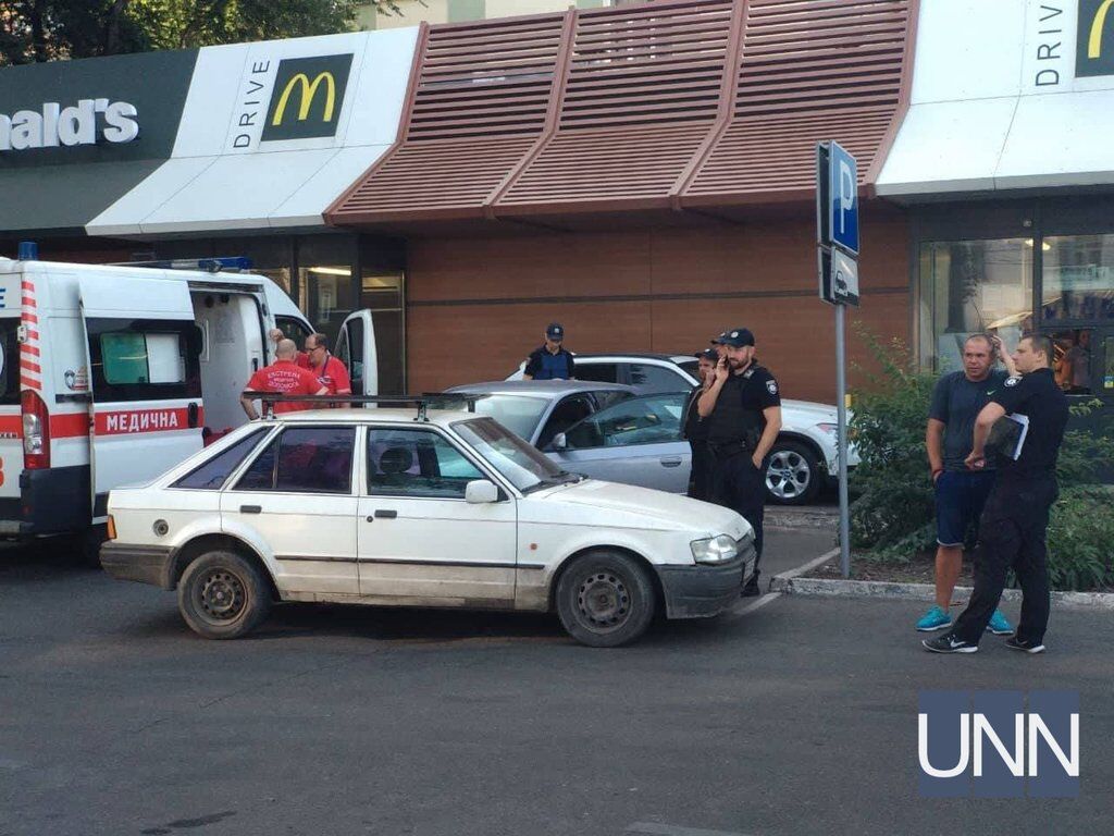 В Одессе девушка устроила стрельбу возле McDonald's
