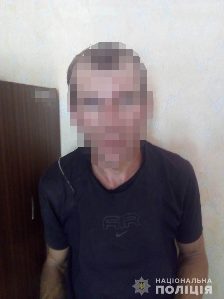 В Запорожской области мужчина избил и ограбил своего арендодателя 