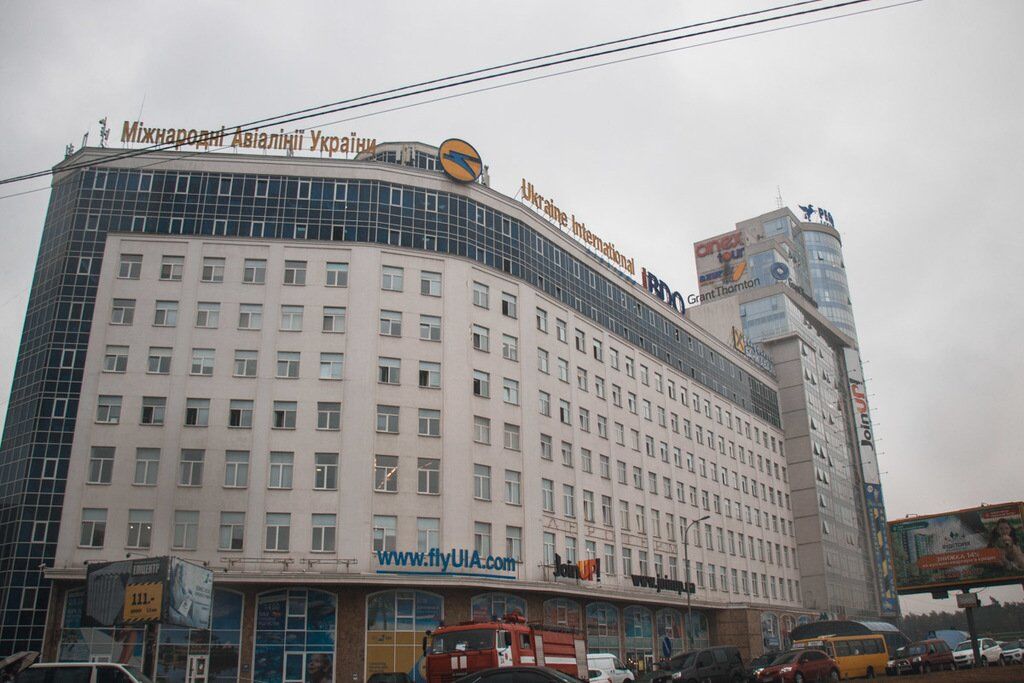 Внутри офис скандального туроператора: в Киеве горел бизнес-центр