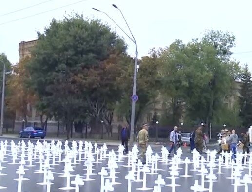 "За Іловайськ відповіси!" У Києві під посольством Росії спалили Путіна