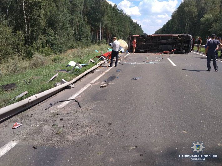 Влаштувала "перегони": подробиці масштабної ДТП з дітьми на Чернігівщині