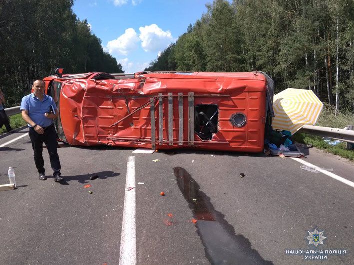 Устроила "гонки": подробности масштабного ДТП с детьми на Черниговщине