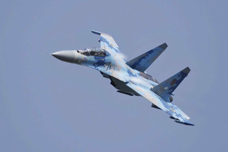 "Аж дух захоплює!" Відео неймовірного польоту українських винищувачів вразило мережу