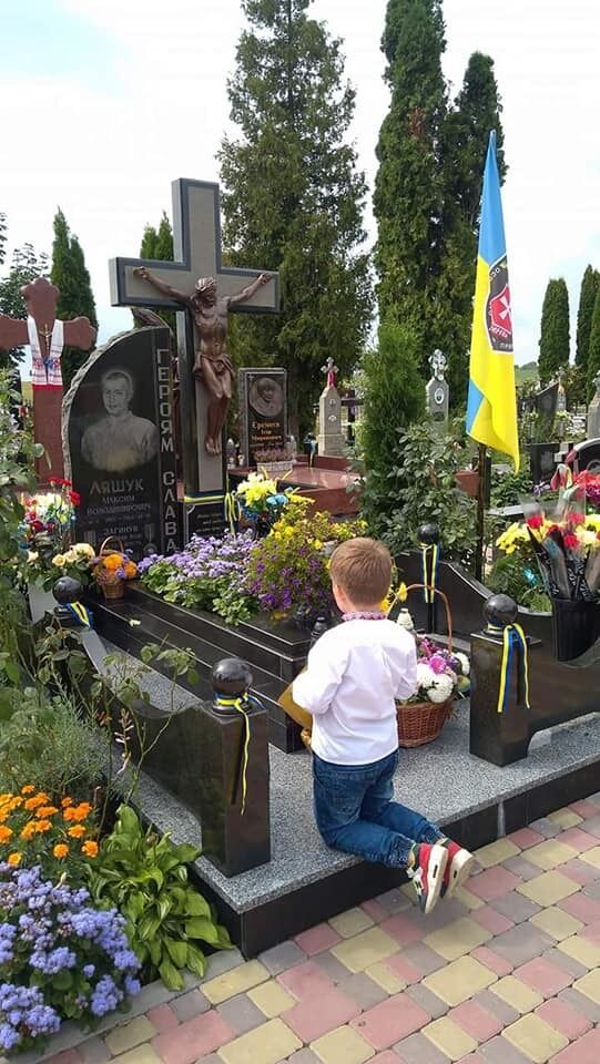 "Не знають війни!" У Києві інцидент в день Іловайської трагедії шокував мережу