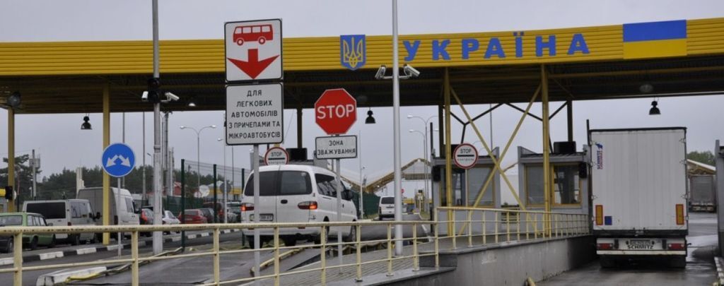В Украине задумали запретить транспорт в Россию: что произойдет