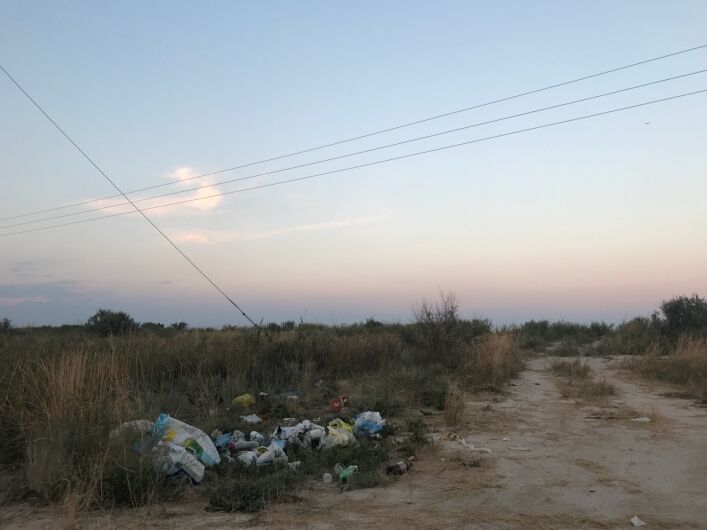 Сміттєзвалище: з'явилися фото знищеного туристами курорту під Запоріжжям