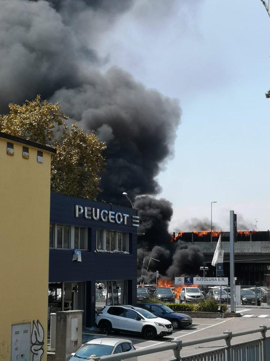 Возле аэропорта Болоньи прогремел мощный взрыв