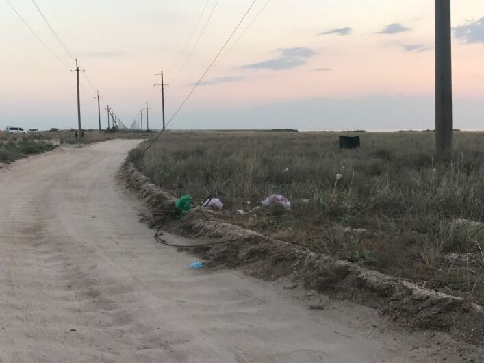 Сміттєзвалище: з'явилися фото знищеного туристами курорту під Запоріжжям