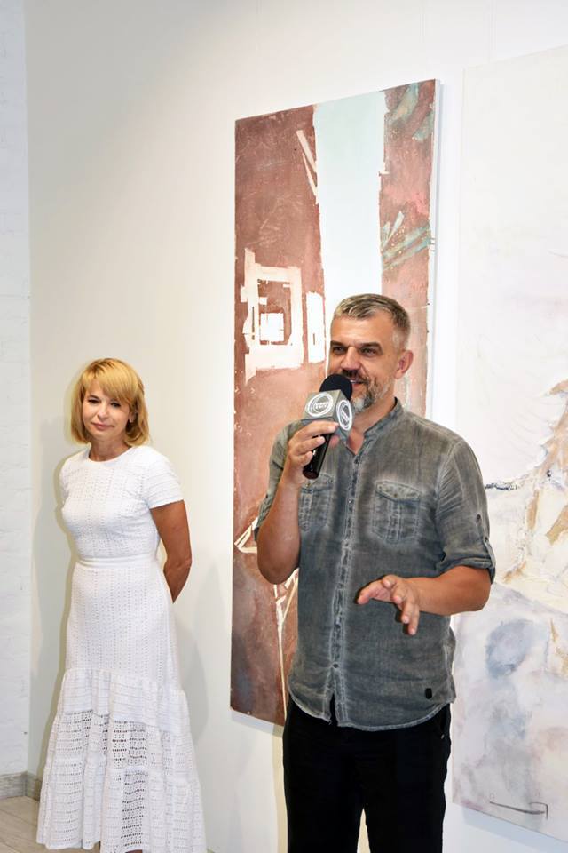 В киевском центре современного искусства "Белый Свет" состоялось открытие выставки Александра Яновича