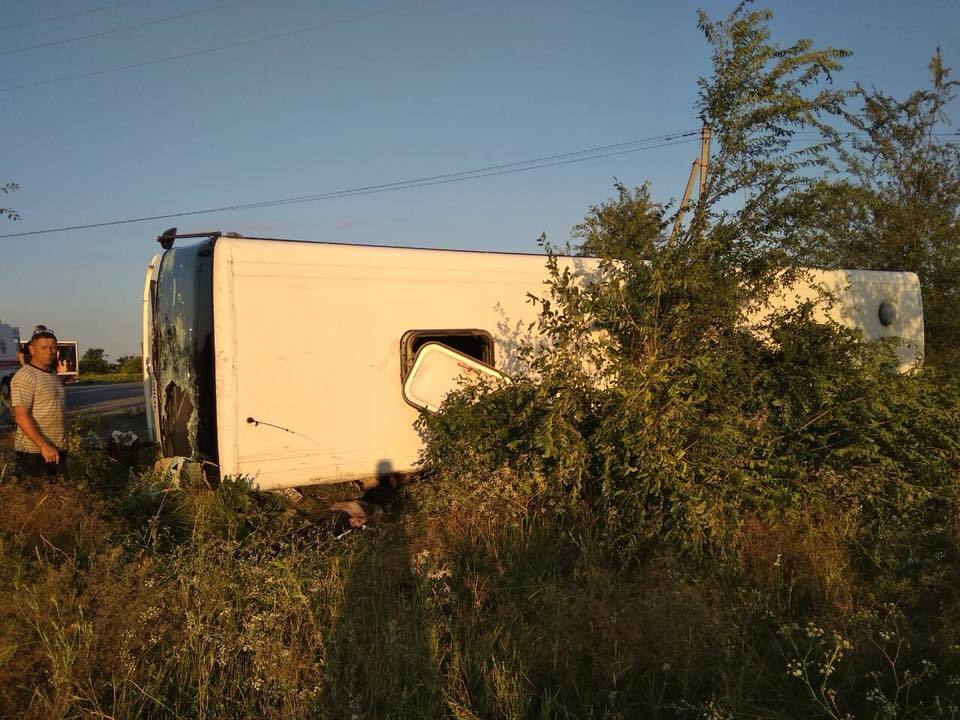 На Днепропетровщине разбился пассажирский автобус: есть жертвы, много пострадавших