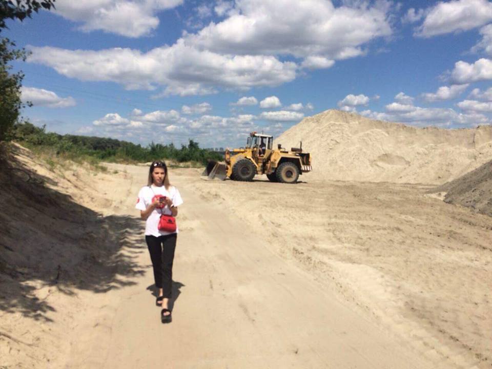 Нелегальний видобуток піску: у Києві впіймали на гарячому браконьєрів