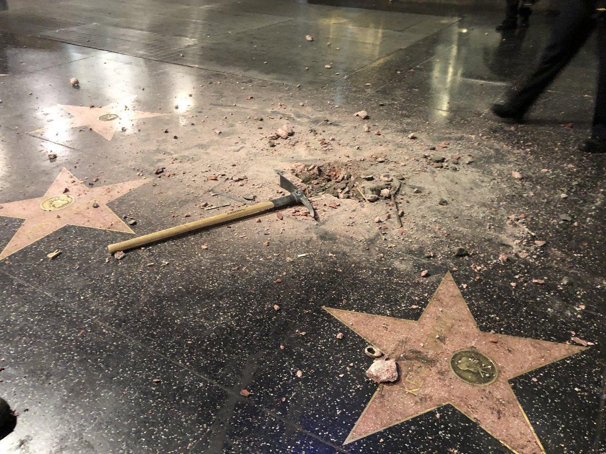 В Голливуде намерены демонтировать звезду Трампа