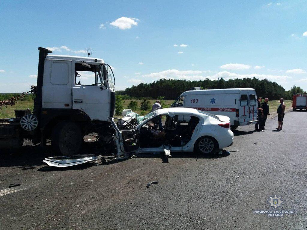На Херсонщине неадекватный водитель убил двух своих детей: все подробности