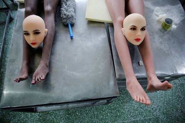 "Будущее за куклами": появились фото, как создают секс-игрушки