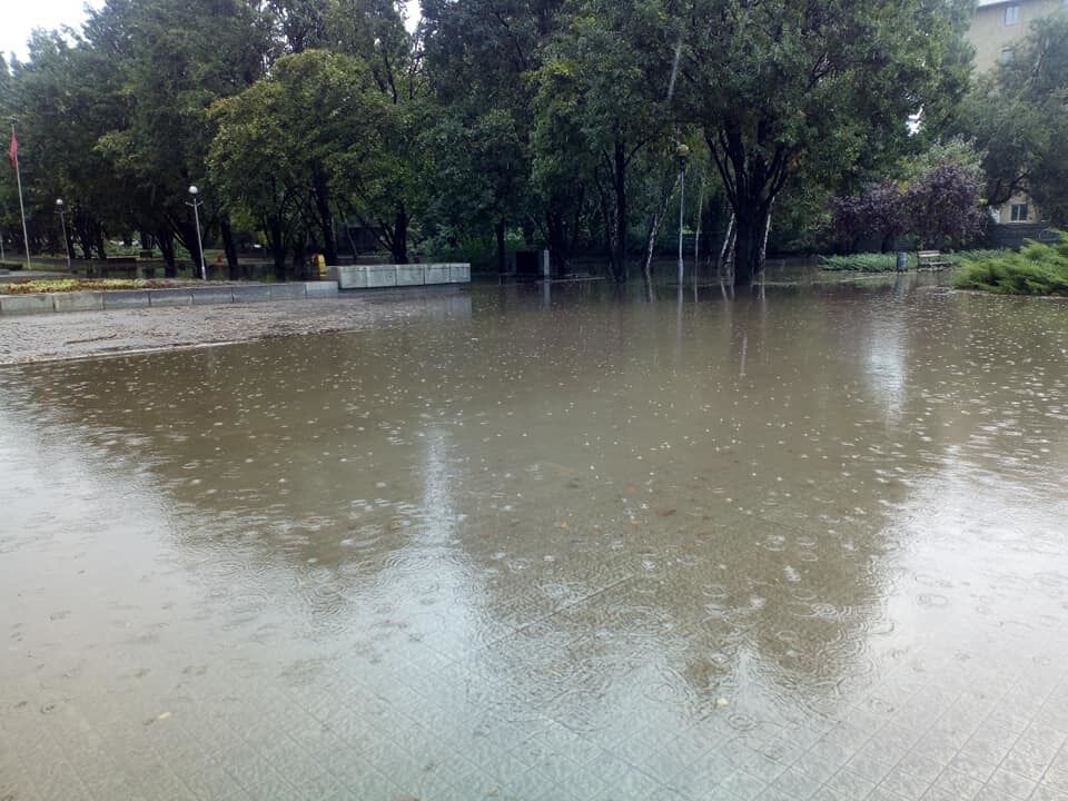 Потоп у Запоріжжі: опубліковано фото й відео наслідків стихії