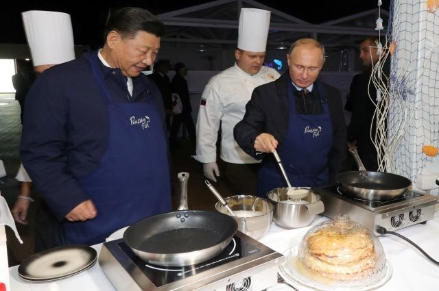 ''А чего не боярку?'' Путина разгромили за ''скрепное'' угощение для Си Цзиньпиня