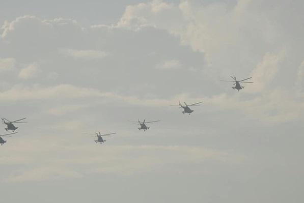 У небі над курортним Бердянськом помітили військову авіацію: що сталося