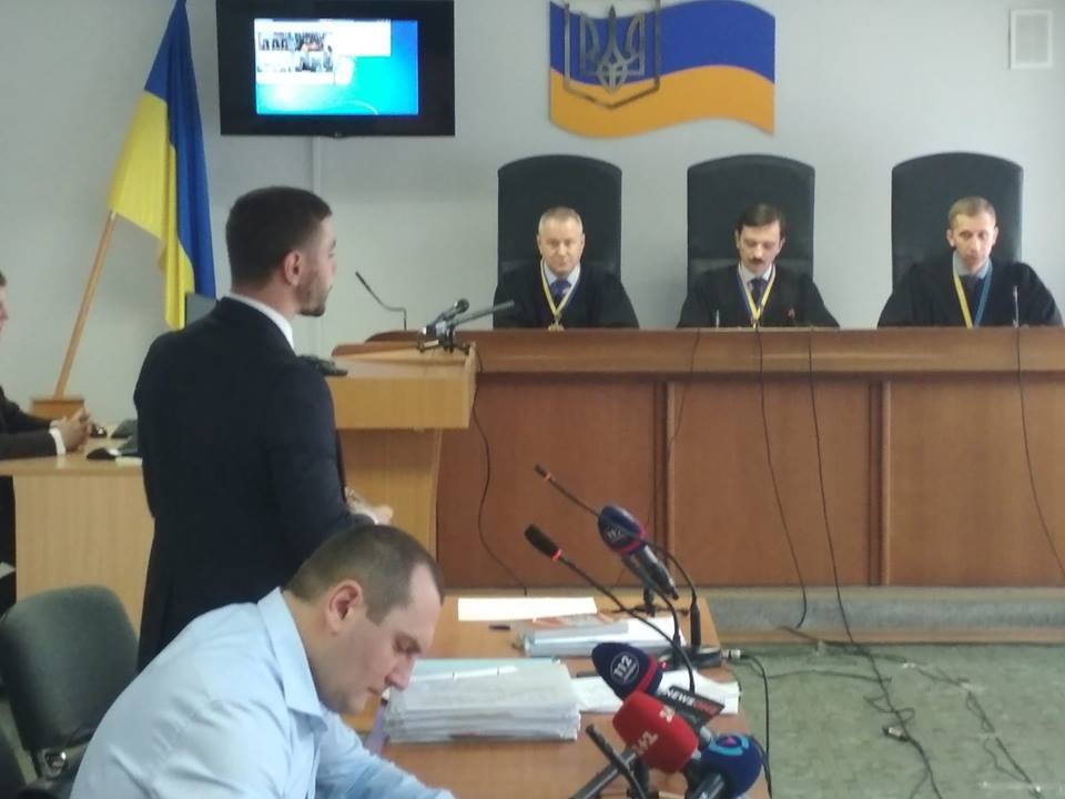 Адвокаты Януковича устроили скандал в суде: что произошло