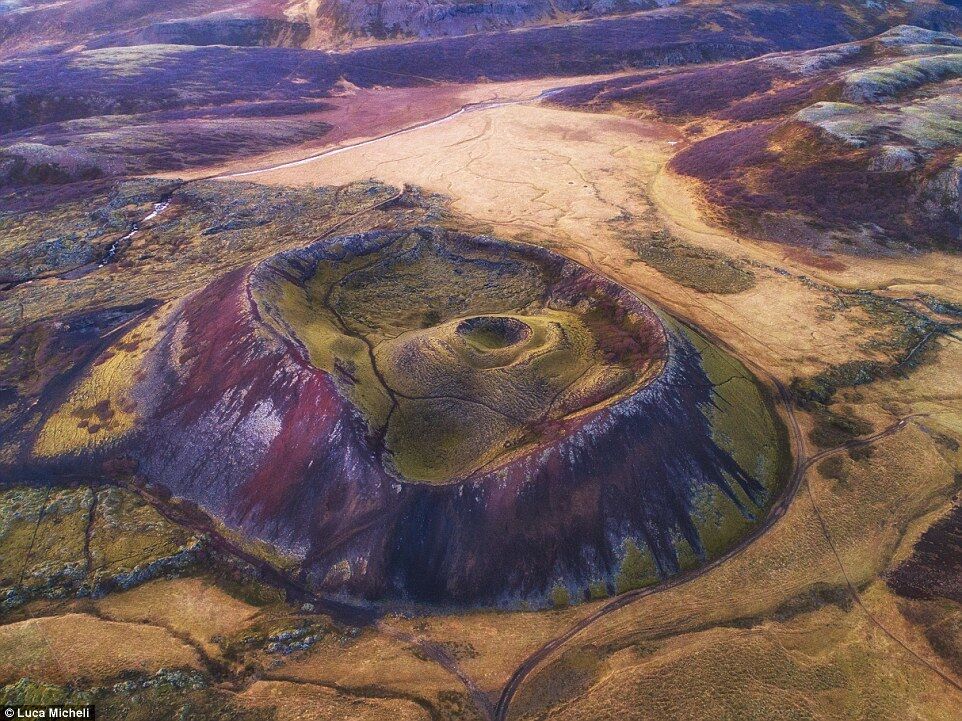 Аэрофотоснимок Луки Микели, сделанный во время его путешествия в Исландию