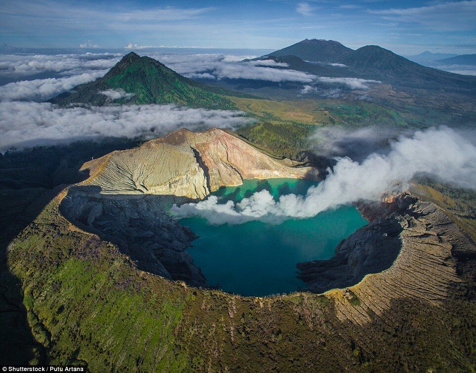 Вулканический комплекс Иджен в Восточной Яве, Индонезия