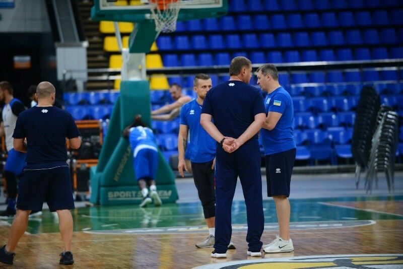На поле битвы: украинские баскетболисты потренировались перед матчем с Испанией