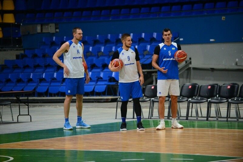 На поле битви: українські баскетболісти потренувалися перед матчем із Іспанією