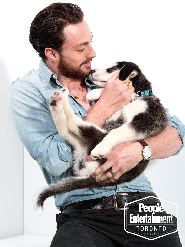 Голливудские актеры показали милые фото со щенками