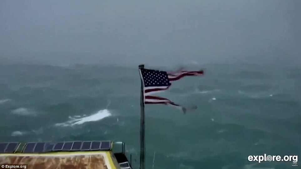 Нищівний ураган ударив по США: стало відомо про перші жертви. Нові фото і відео