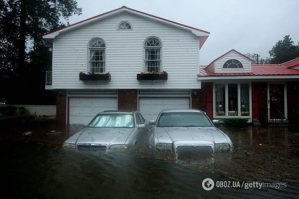 "Це просто монстр!" Ураган "Флоренція" у США розгромив будинки і затопив вулиці. Свіжі фото та відео